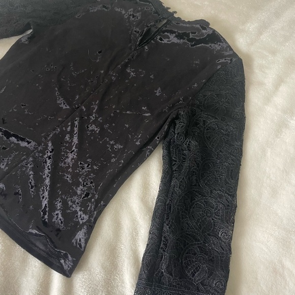 Moon River Whimsical Black Velvet Lace Sleeve Blouse - Picture 10 of 14